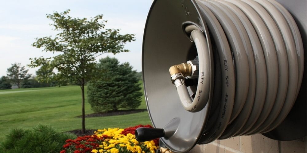 What Determines the Price of a Garden Hose Reel?