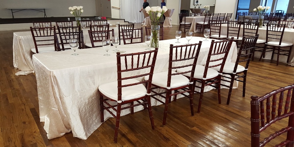 Why Are Clear Chiavari Chairs Popular?
