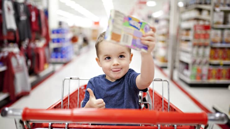 3 easy ways to save an extra $250 per month, according to shopping experts