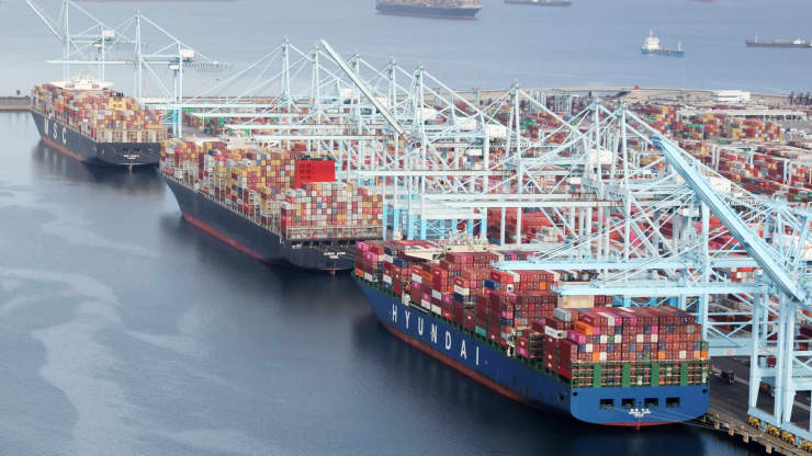 U.S. trade deficit jumps to a record high in August