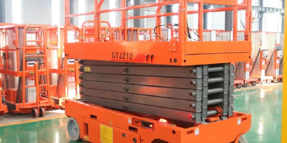 What is a self-propelled scissor lift