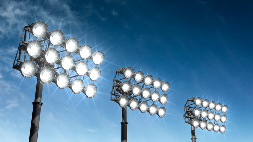 What Advantages Come With Using Industrial LED High Bay Lights?