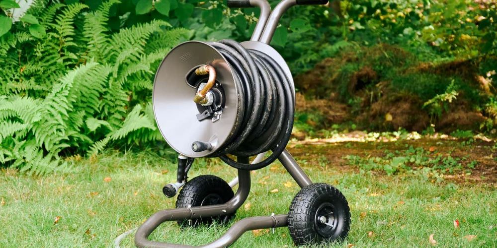 Do Conventional Hoses look Messy in Your Outdoor?