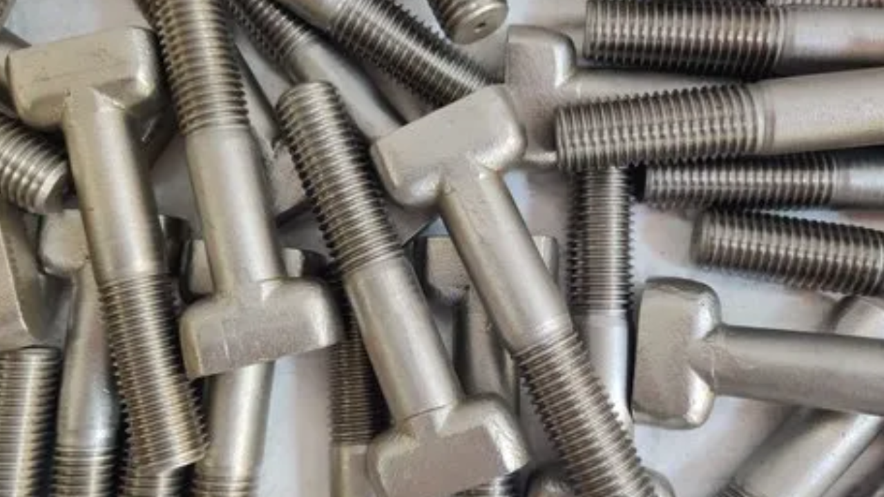 How Does the Hex Head of a Hanger Bolt Facilitate Installation and Removal?