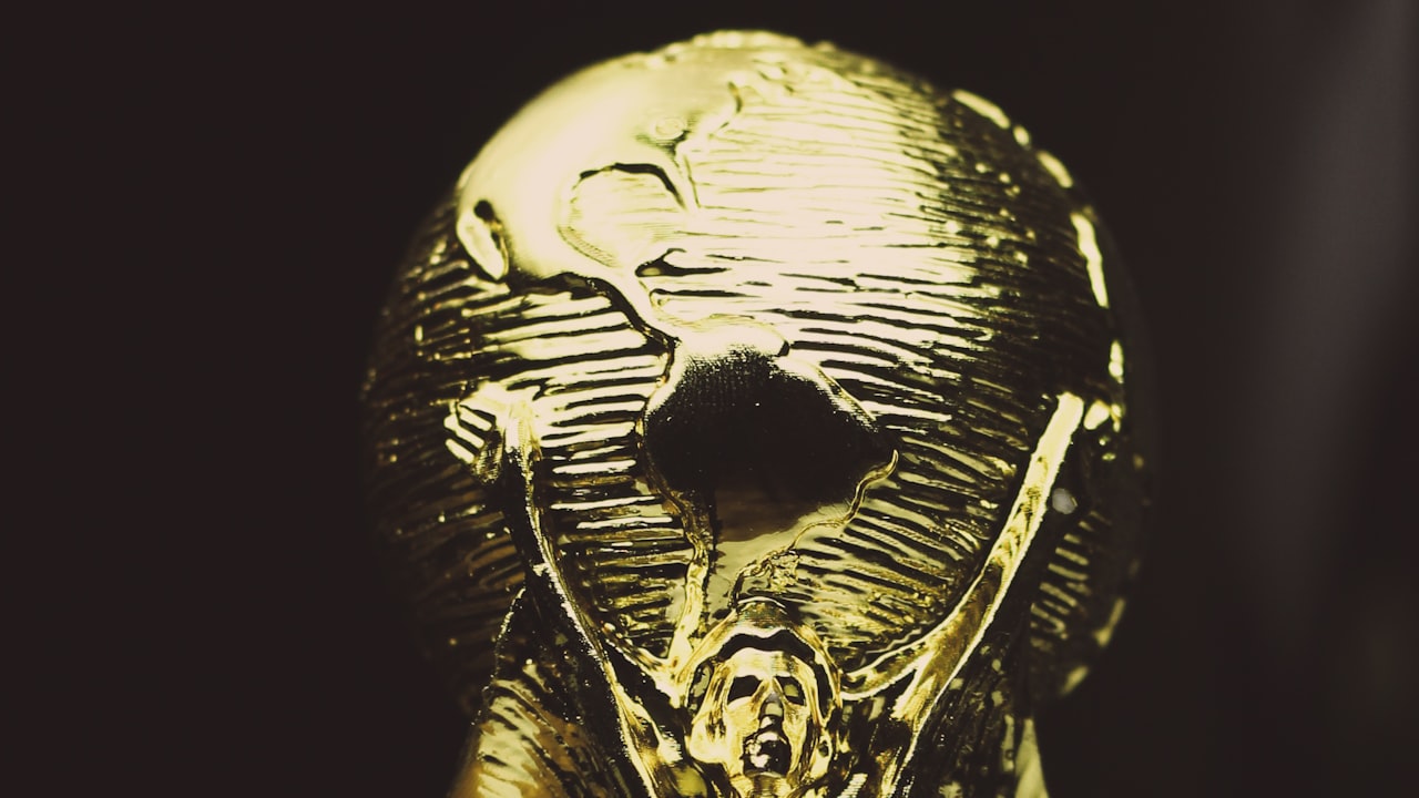 The Importance of FIFA Coins in Ultimate Team: How to Build the Best Squad?