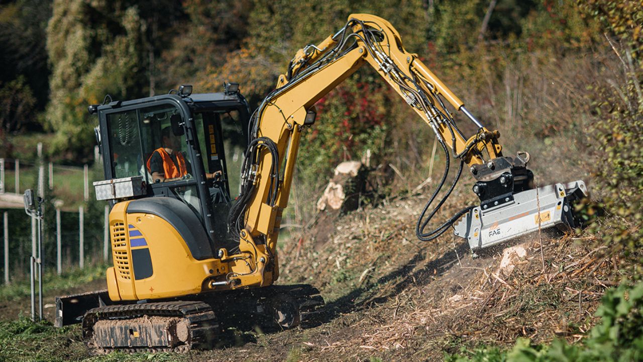 How Does Tooth Design Impact the Performance of FAE Mulchers?