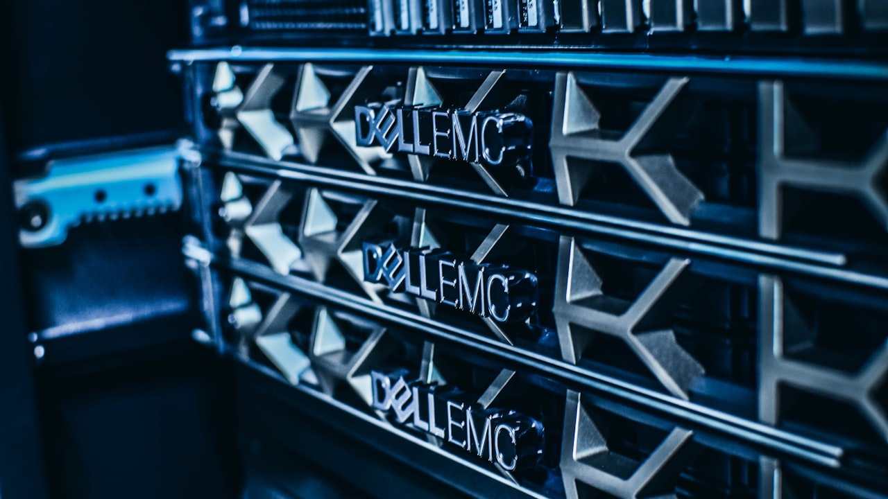 Factors to consider when choosing a server cabinet