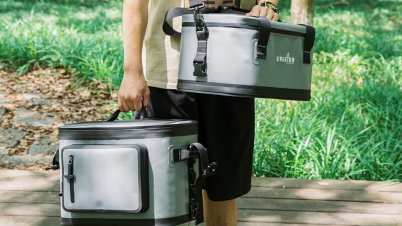 Why Cooler Bags Are the New Everyday Essential in 2025