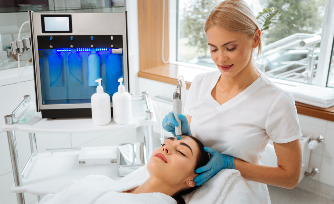How Does a Hydrafacial Machine Work?