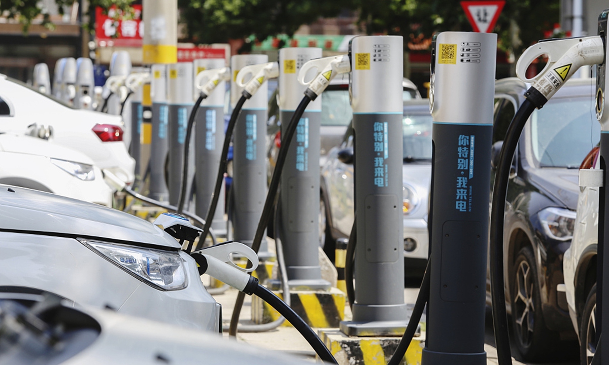 A Guide on Choosing the Right Electric Vehicle Charging Pile