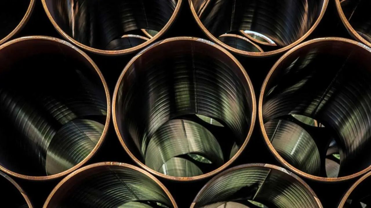 AS 1074 Steel Pipe Applications: Versatility Across Industries