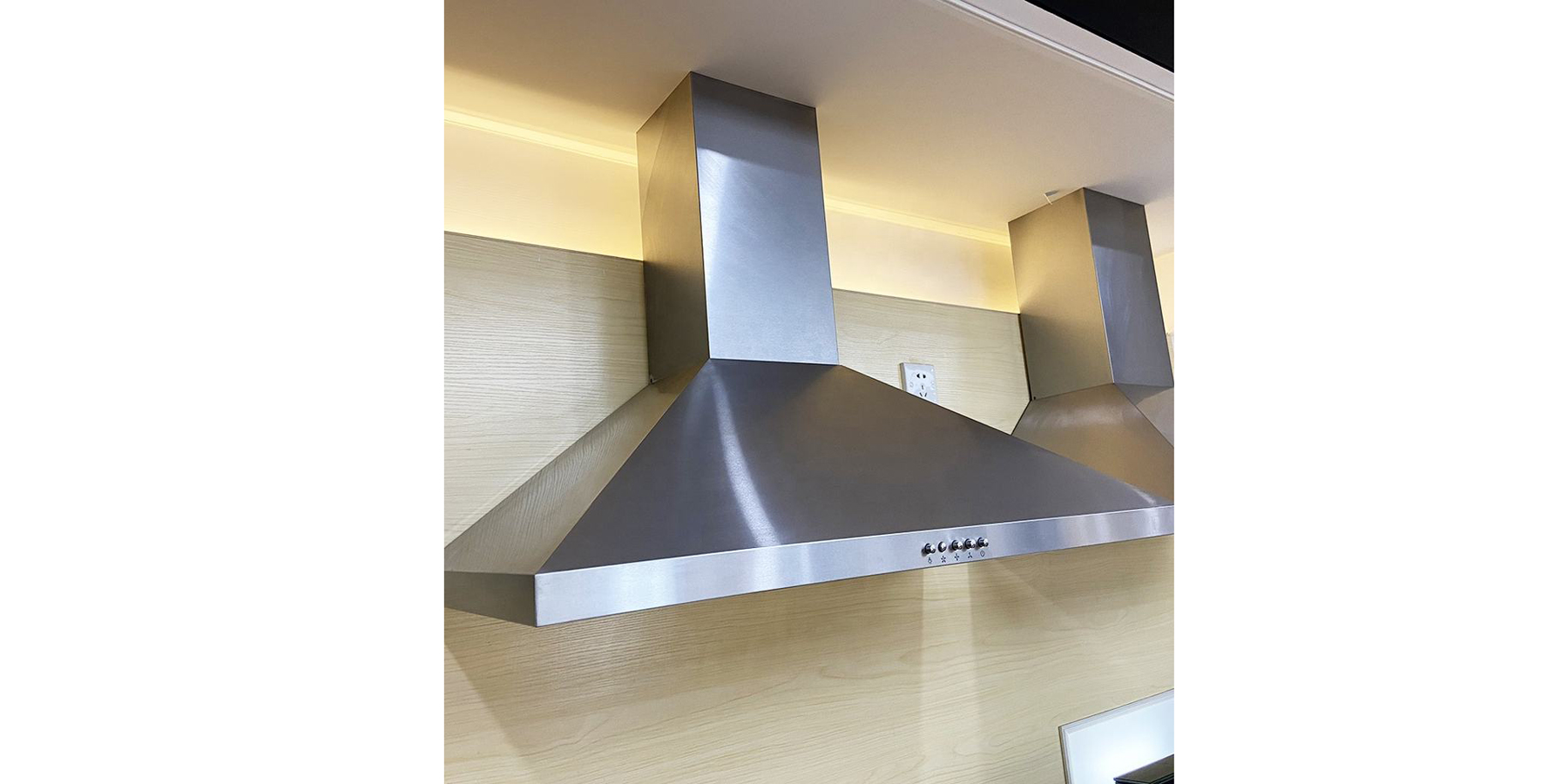 Benefits of Using a Kitchen Smoke Extractor