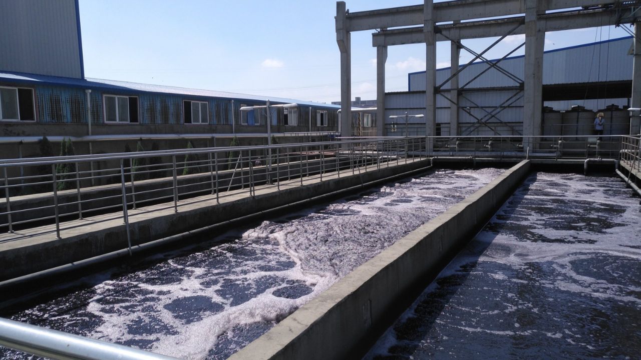 Why Do Water Treatment Experts Prefer PAC Over Conventional Chemicals?