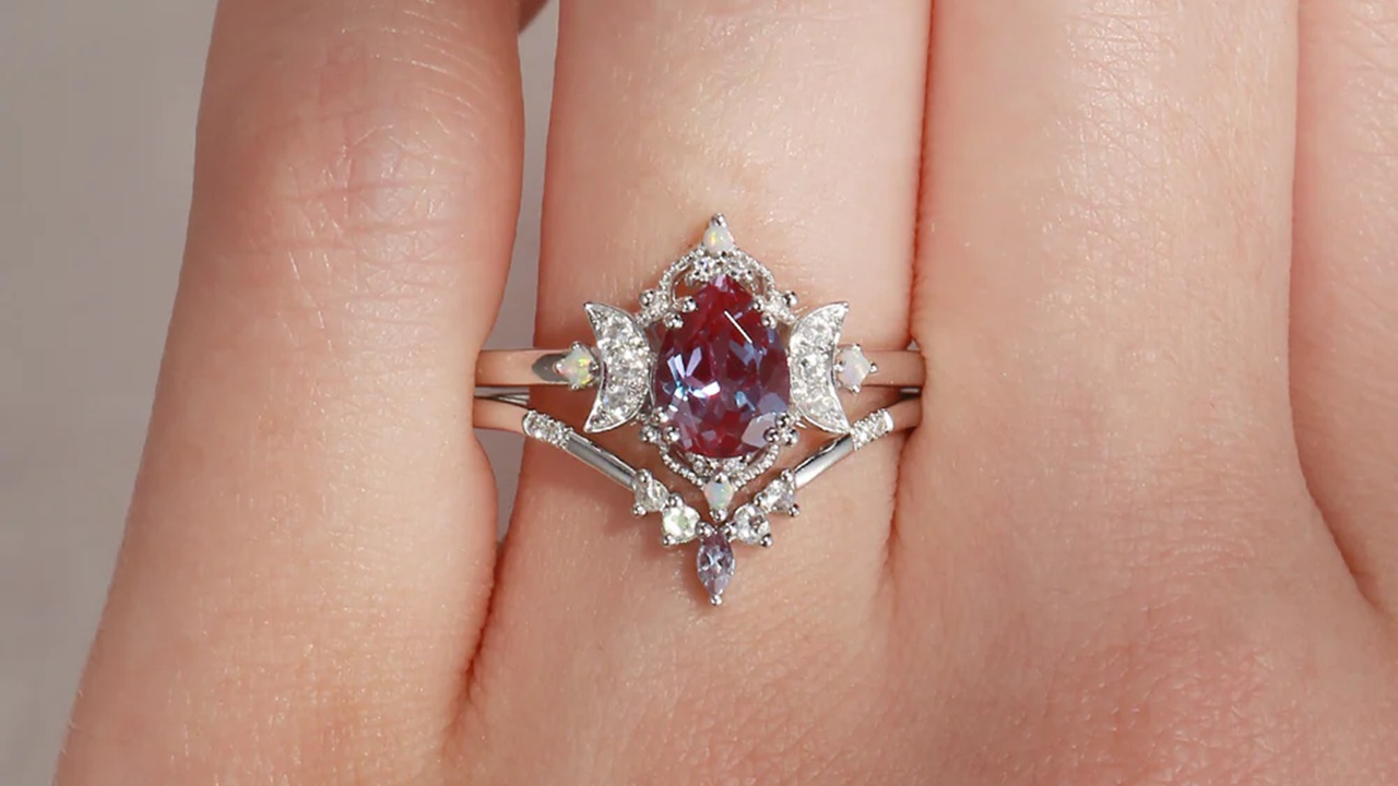 Moonstone vs. Lab Alexandrite: Choosing the Right Unique Engagement Ring
