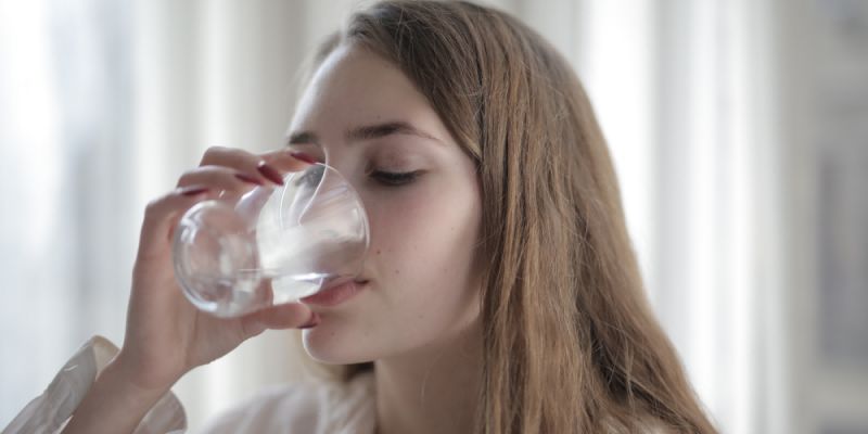 Beyond Diet Trends: Water Wonders for Shiny Hair