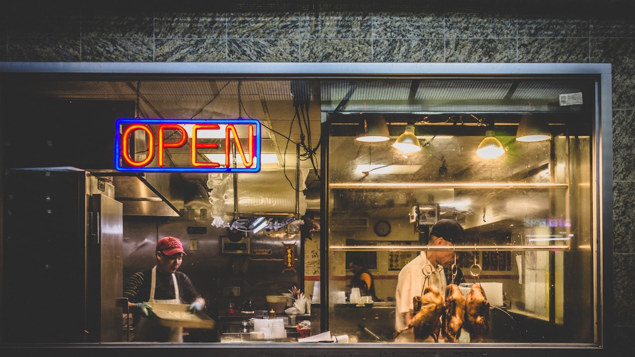 Difference Between Open and Closed Pod Systems