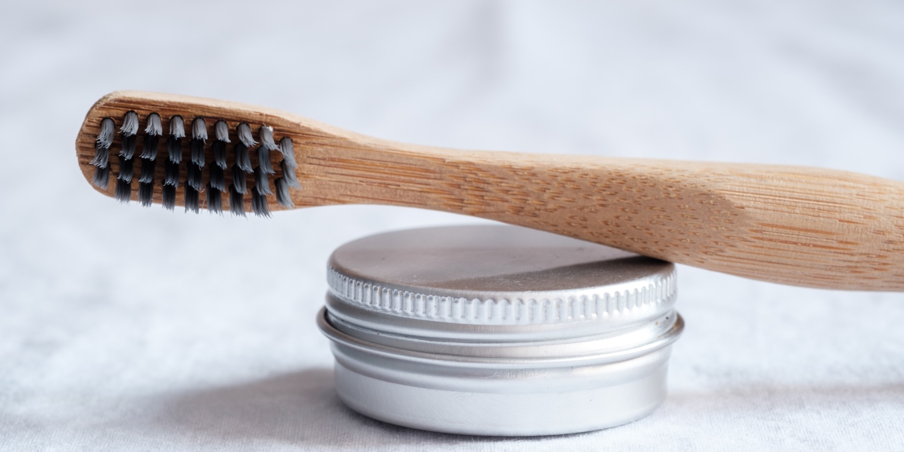 Choosing the Right Brush Head: A Key Element in How to Use an Electric Toothbrush