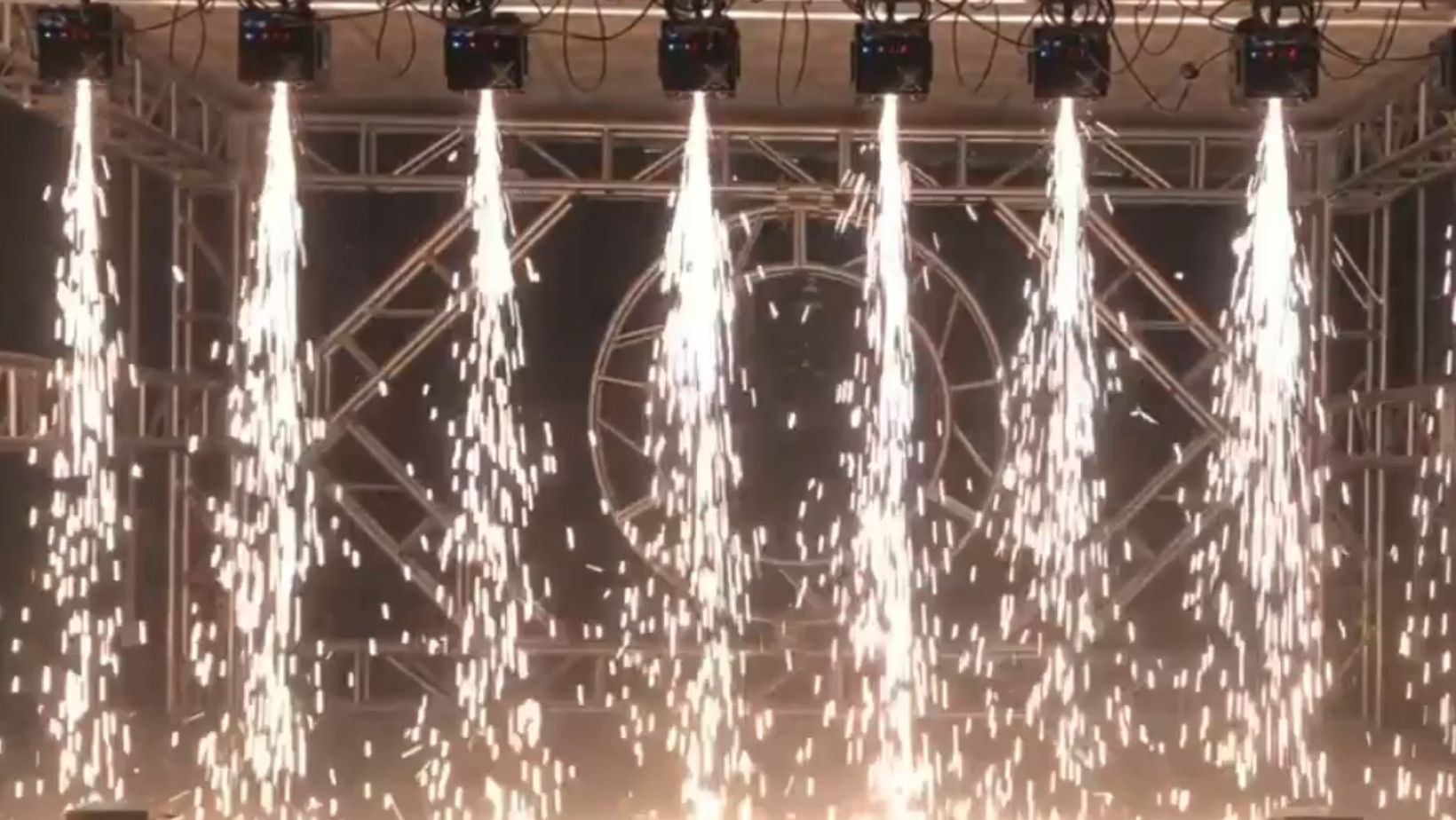 Why Are Cold Sparklers Perfect for Indoor Use?