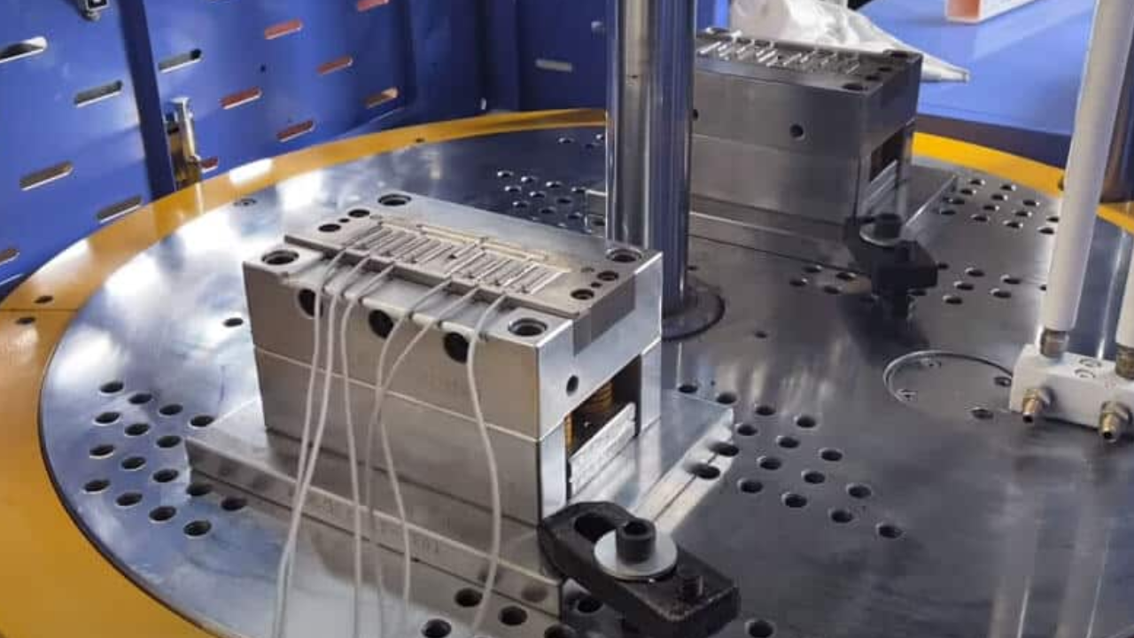 Can Minhui Rotary Table Injection Machines Be Customized for Specific Production Needs?