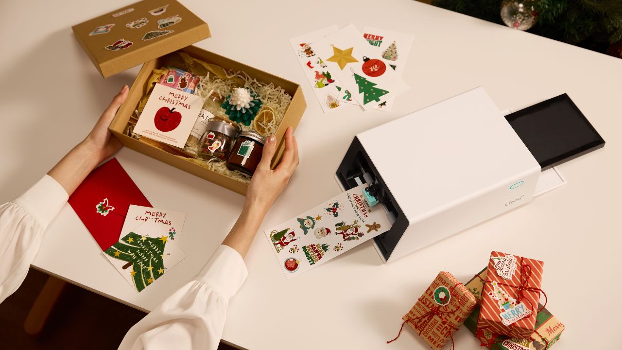 Seasonal Crafts using the PixCut S1: Holiday Cards to Graduation Presents