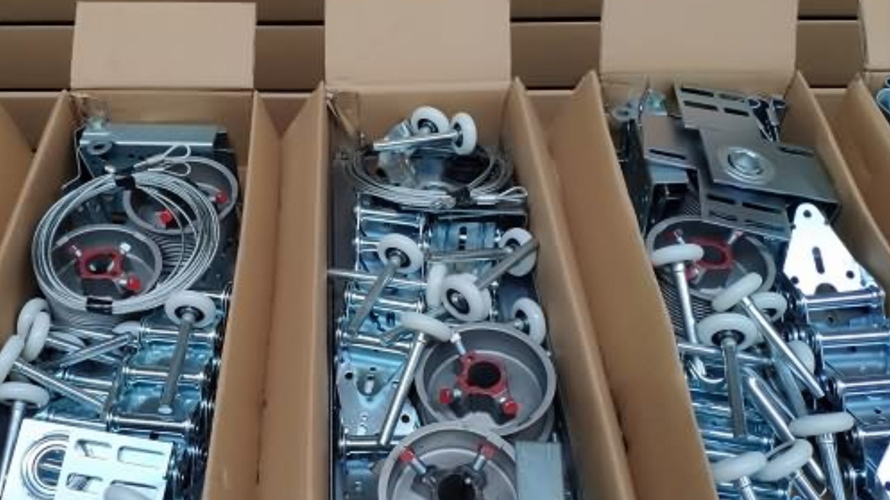 Understanding the Position of Commercial Garage Door Hinges