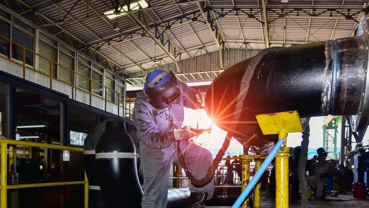 What Quality Control Measures Do Manufacturers Implement During The Manufacturing Of Steel Pipes?