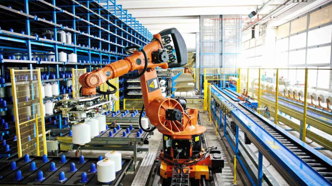 Innovative Manufacturing Techniques in Custom Apparel: A Glimpse into the Future