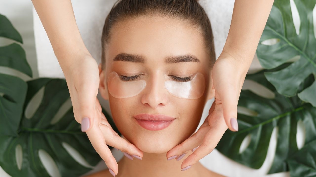 Tips for Enhancing the Benefits of Your Facial Mask: Skin Care Routine