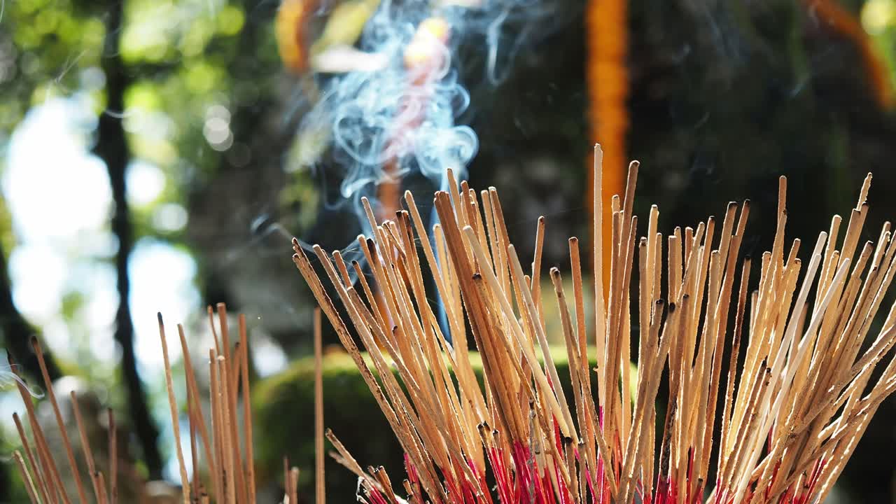 The Cultural Roots of Incense in Chinese Traditions