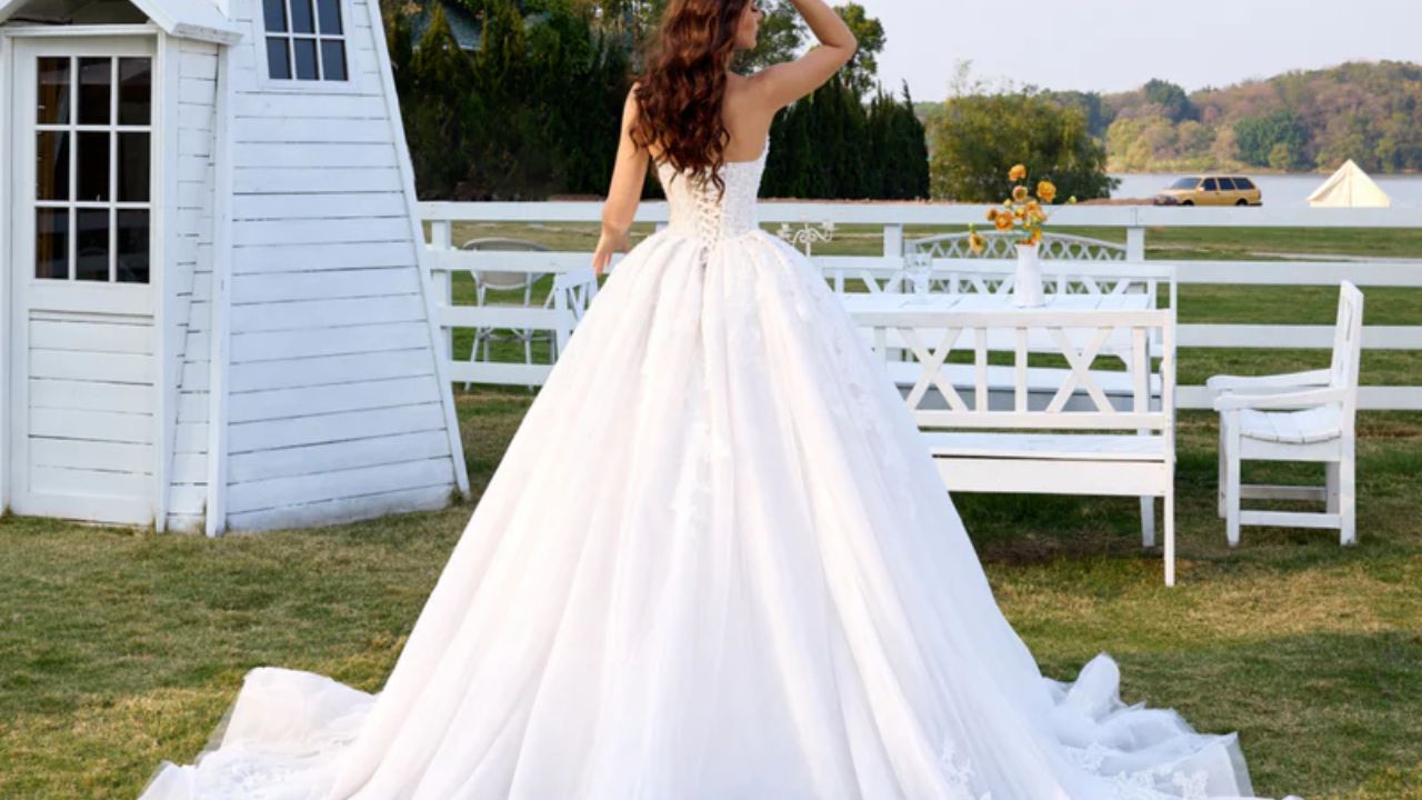 7 Reasons to Choose Ball Gown Wedding Dresses