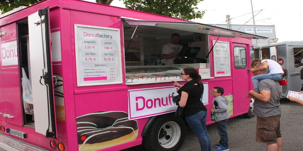 The Rise of Mini Food Trucks in the Food Service Industry