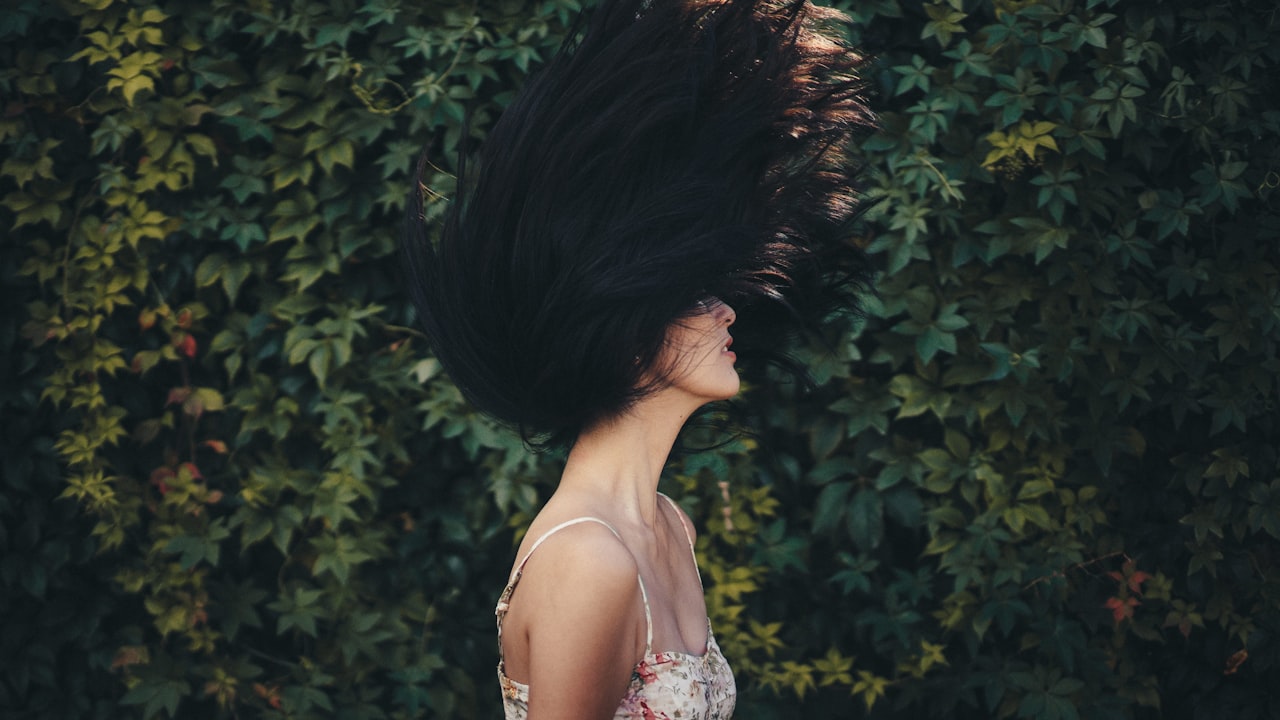 Are Human Hair Bundles More Beneficial Then Wigs?