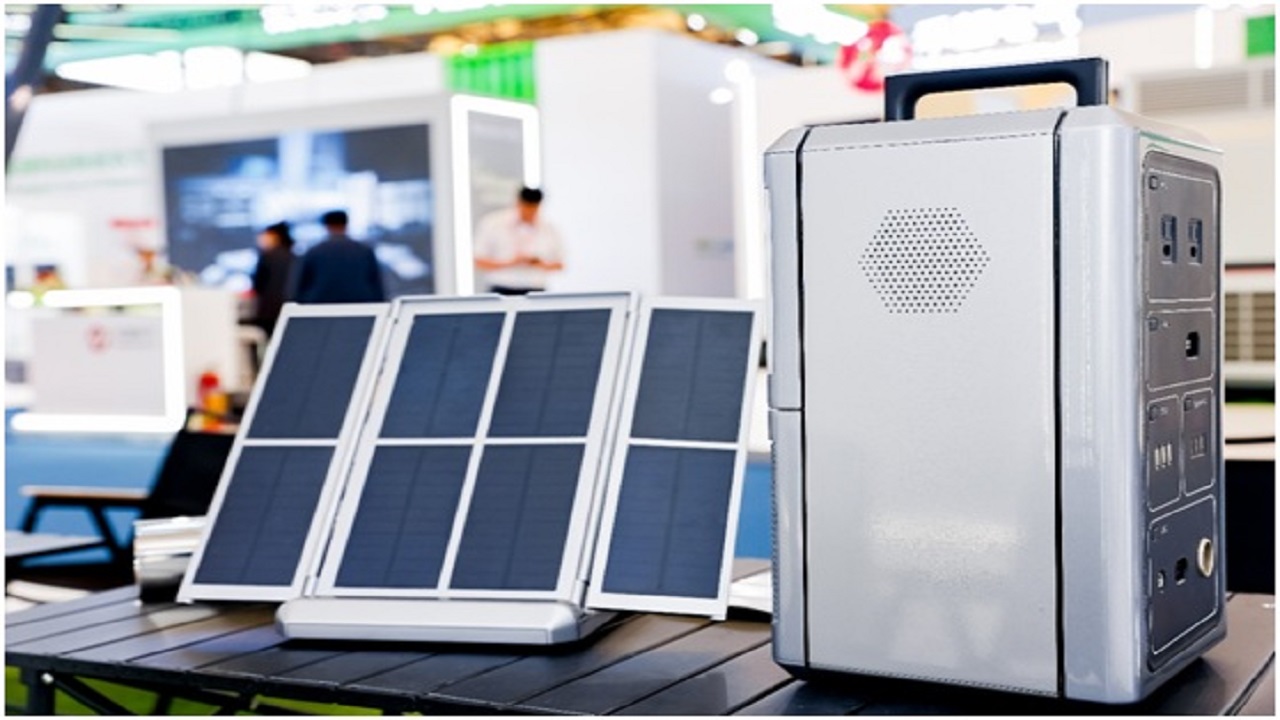 Real-time Monitoring and Visual Displays in Energy Equipment: A Leap towards Efficiency