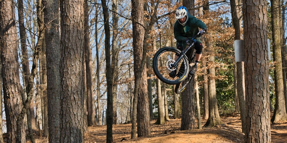 Tour the hillside with your e-bike