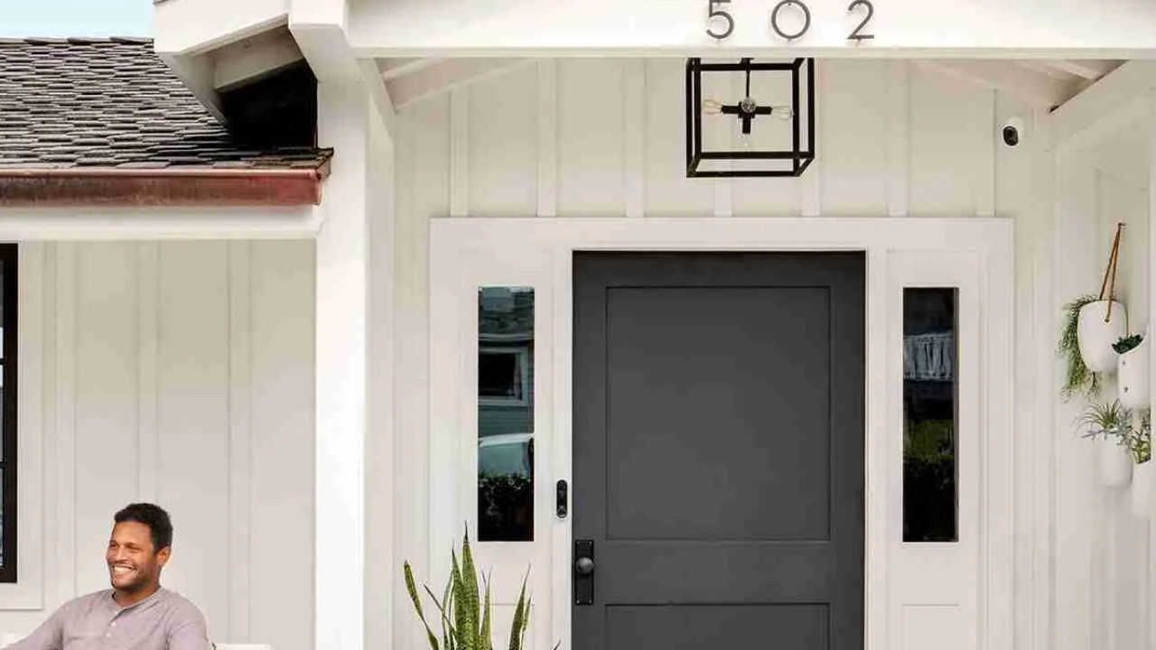 How to See Live Footage from a Wireless Floodlight Camera?