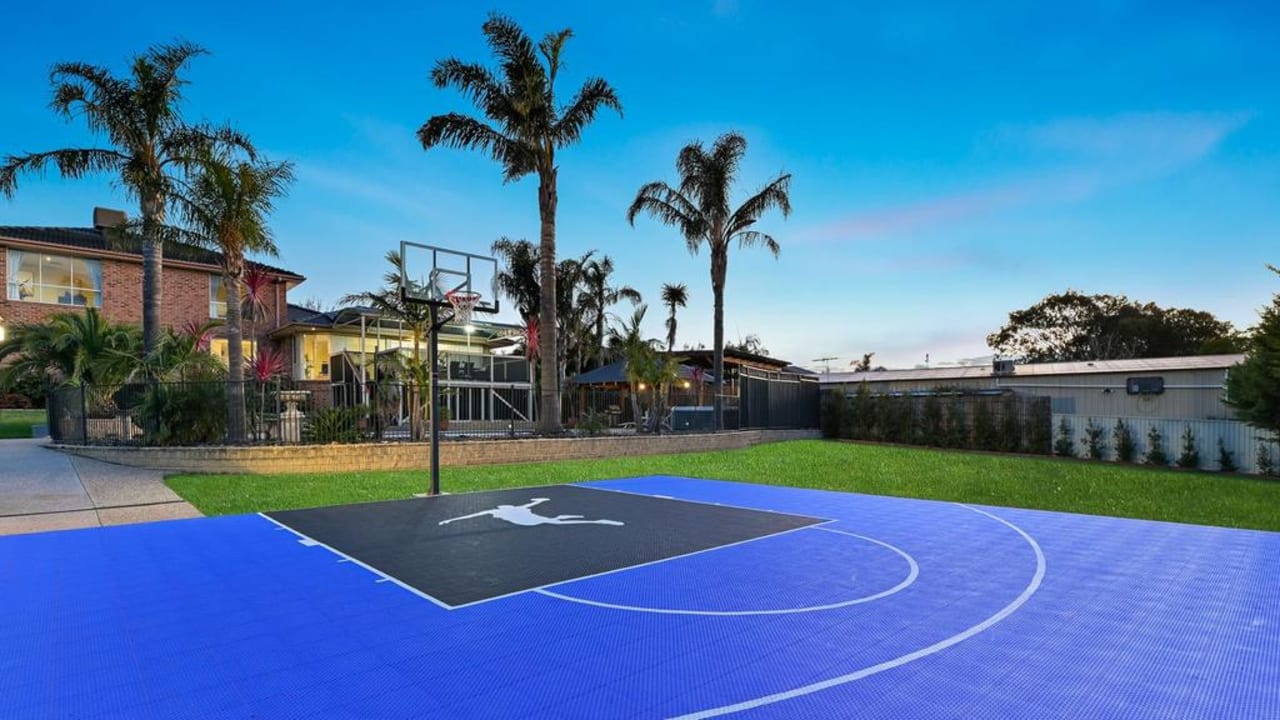 ZSFloor Tech Basketball Court Tiles: Built for Backyard Play and High Performance