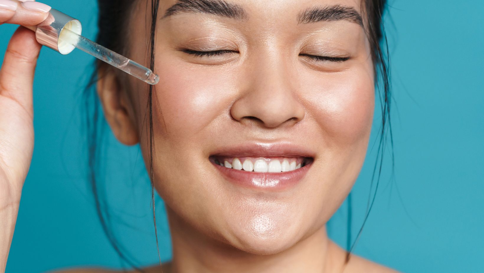 What Is a Facial Oil and How to Use It?