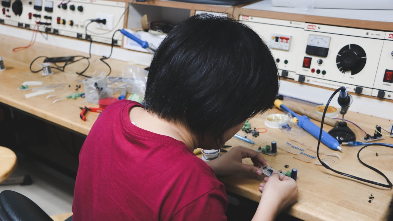 Key Benefits of Using an Automatic Soldering Machine