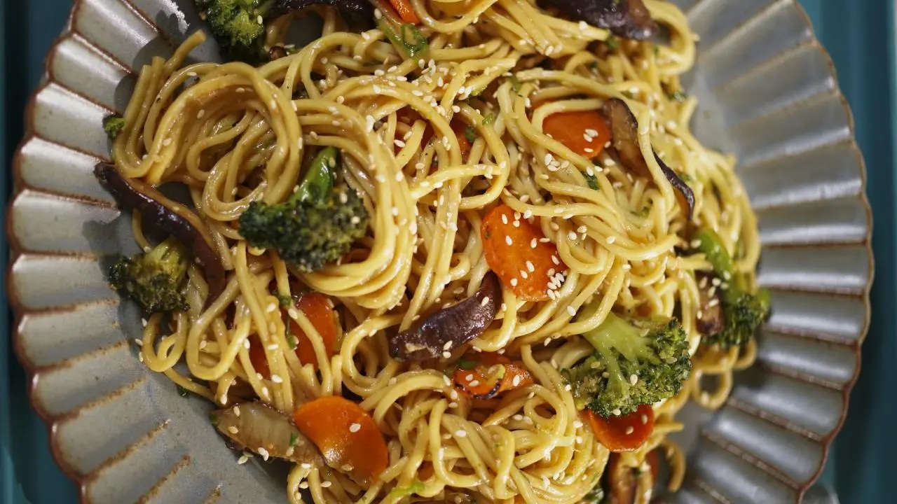 How Bulk Noodles Fit into the Growing E-Commerce Grocery Market