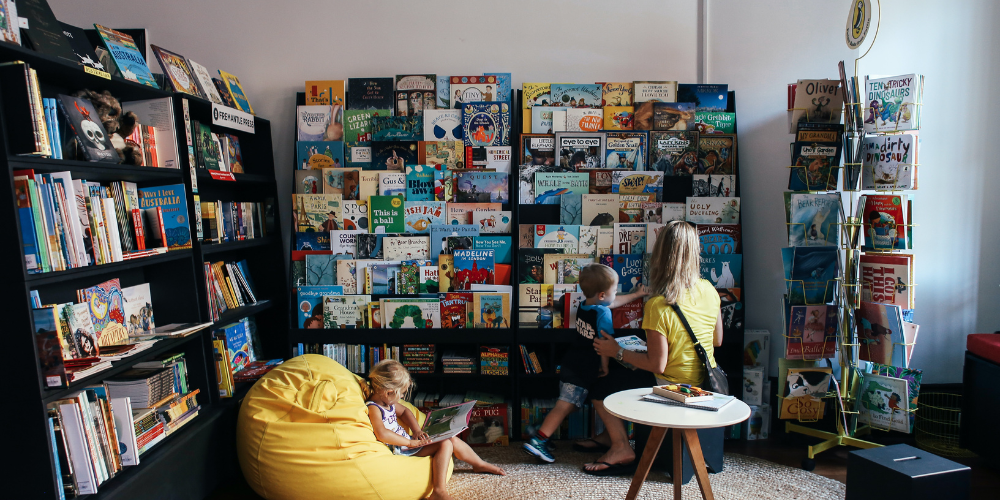 Creating a Comfortable And Welcoming Library With Innovative Furniture Design